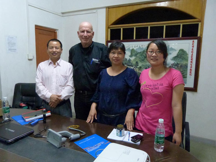 نرحب بصديق النمسا بيتر تعال إلى Nuote Metals