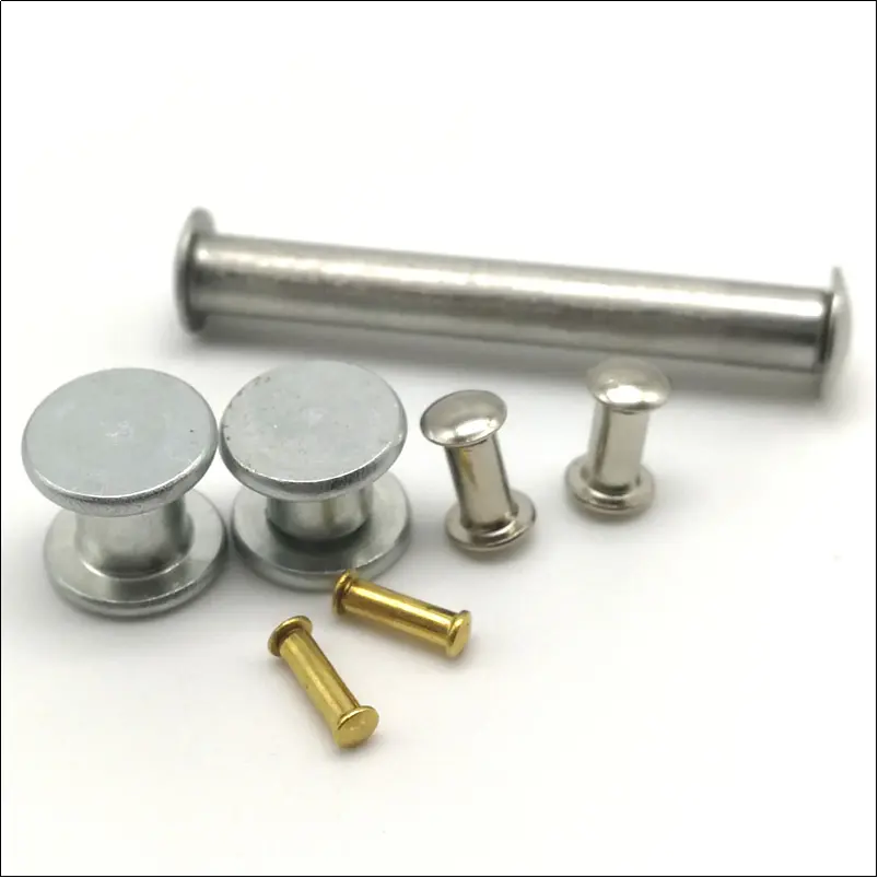 ما هي بالضبط المسامير الذكور والإناث؟