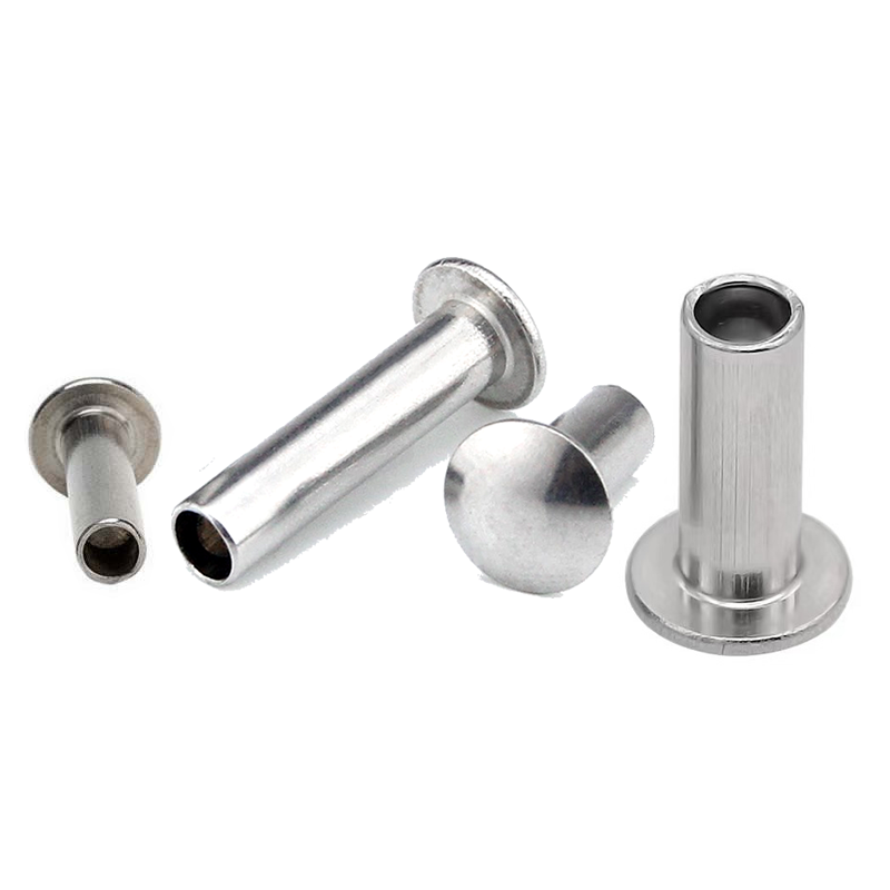 لماذا تعتبر المسامير المصنوعة من الفولاذ المقاوم للصدأ الخيار الأمثل للبيئات المسببة للتآكل ودرجات الحرارة المرتفعة؟