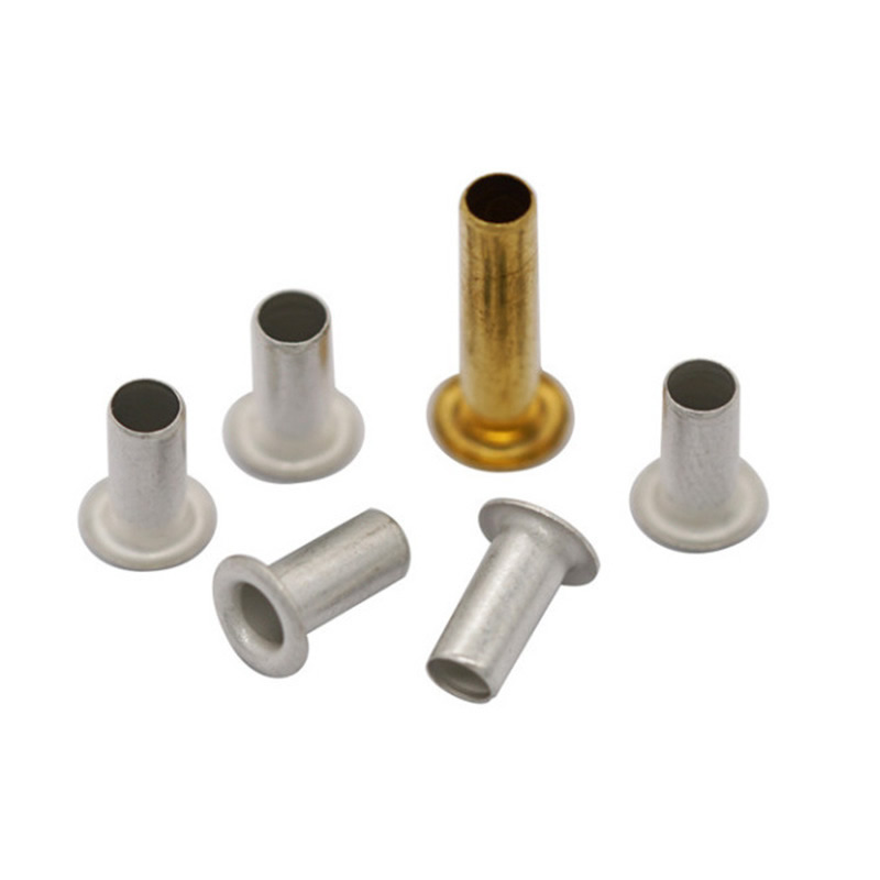 الثقوب ثنائي الفينيل متعدد الكلور